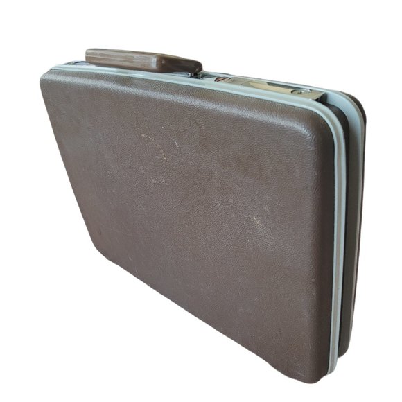 vip odyssey briefcase